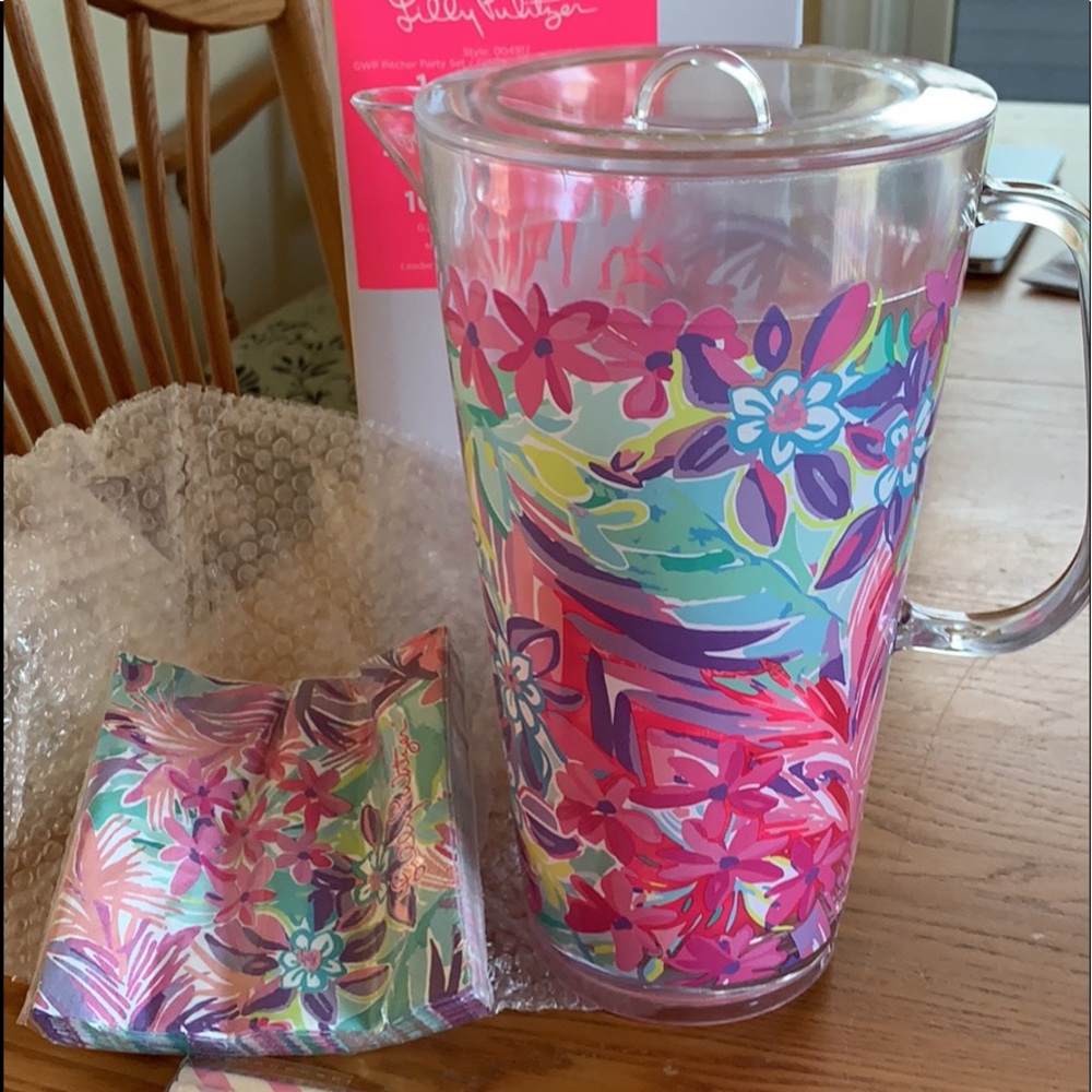 Lilly Pulitzer pitcher, straws and napkins